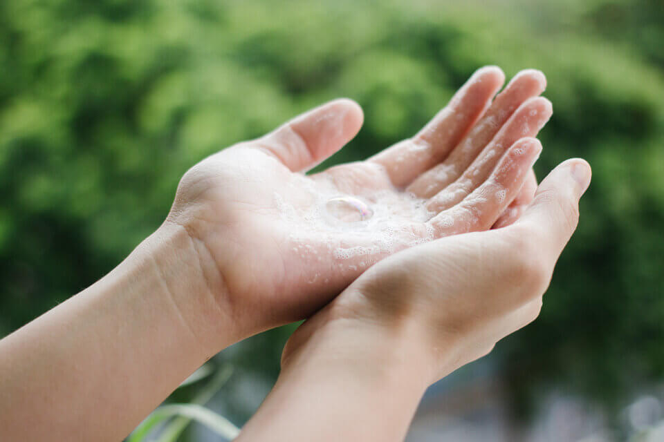 保濕方法1：以溫水清潔肌膚